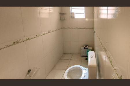 Casa para alugar com 100m², 2 quartos e 1 vagaBanheiro de serviço