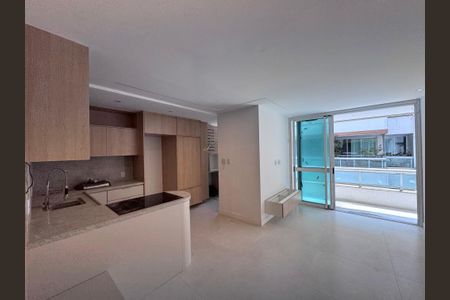 Sala de apartamento para alugar com 2 quartos, 70m² em Recreio dos Bandeirantes, Rio de Janeiro