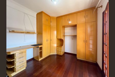 Casa de condomínio à venda com 448m², 3 quartos e 6 vagasQuarto