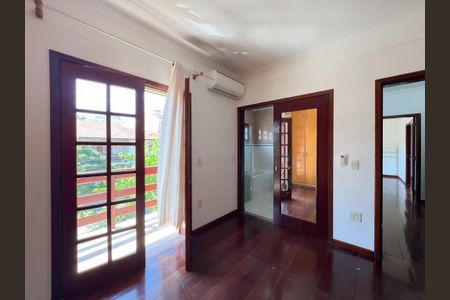 Casa de condomínio à venda com 448m², 3 quartos e 6 vagasQuarto