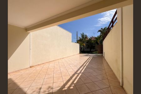 Casa de condomínio à venda com 448m², 3 quartos e 6 vagasGaragem