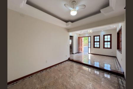 Sala de casa de condomínio à venda com 3 quartos, 448m² em Chácaras Alpina, Valinhos