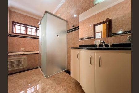 Casa de condomínio à venda com 448m², 3 quartos e 6 vagasBanheiro da Suíte