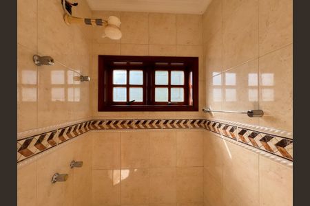 Casa de condomínio à venda com 448m², 3 quartos e 6 vagasBanheiro Social