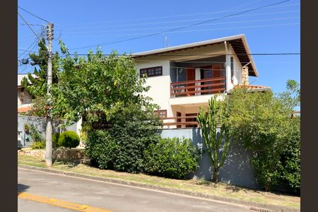 Casa de condomínio à venda com 448m², 3 quartos e 6 vagasFachada