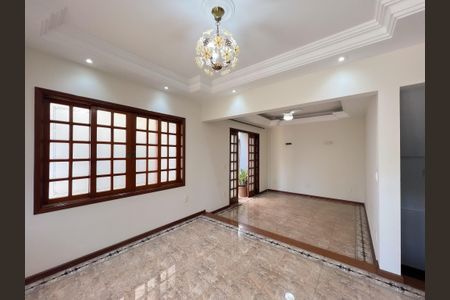 Casa de condomínio à venda com 448m², 3 quartos e 6 vagasSala