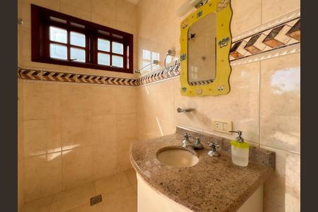 Casa de condomínio à venda com 448m², 3 quartos e 6 vagasBanheiro Social