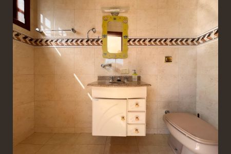 Casa de condomínio à venda com 448m², 3 quartos e 6 vagasBanheiro Social