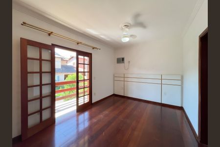 Casa de condomínio à venda com 448m², 3 quartos e 6 vagasSuíte