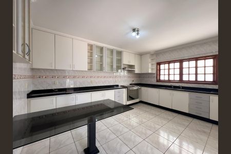 Casa de condomínio à venda com 448m², 3 quartos e 6 vagasCozinha