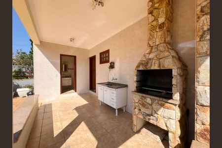 Casa de condomínio à venda com 448m², 3 quartos e 6 vagasVaranda gourmet