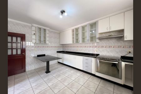 Casa de condomínio à venda com 448m², 3 quartos e 6 vagasCozinha