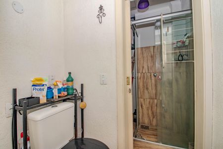 Banheiro de apartamento para alugar com 2 quartos, 60m² em Auxiliadora, Porto Alegre