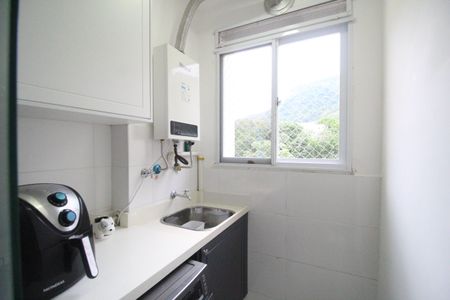 Apartamento à venda com 67m², 3 quartos e 1 vagaÁrea de serviço