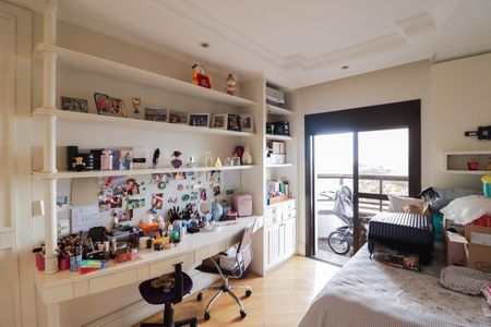 Apartamento à venda com 290m², 4 quartos e 4 vagasSuíte 2