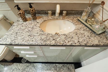 Apartamento à venda com 290m², 4 quartos e 4 vagasBanheiro da Suíte 1