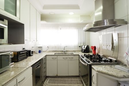 Apartamento à venda com 290m², 4 quartos e 4 vagasCozinha e Sala de Jantar