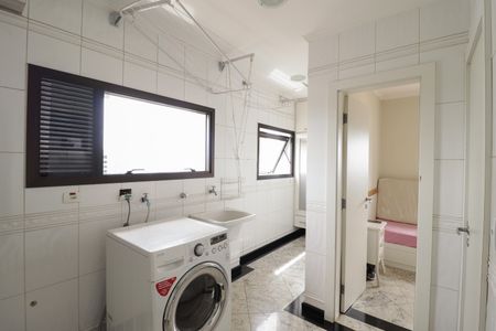 Apartamento à venda com 290m², 4 quartos e 4 vagasÁrea de Serviço e Banheiro de Serviço