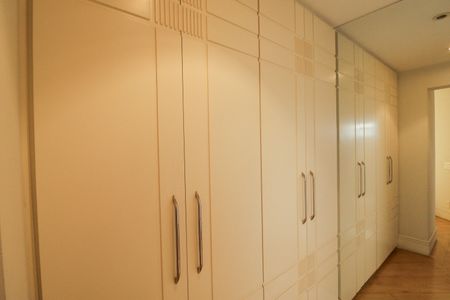 Apartamento à venda com 290m², 4 quartos e 4 vagasSuíte 3