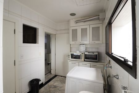 Apartamento à venda com 290m², 4 quartos e 4 vagasÁrea de Serviço e Banheiro de Serviço