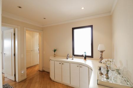 Apartamento à venda com 290m², 4 quartos e 4 vagasCorredor