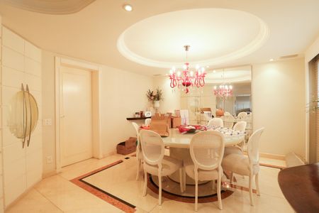 Apartamento à venda com 290m², 4 quartos e 4 vagasSala