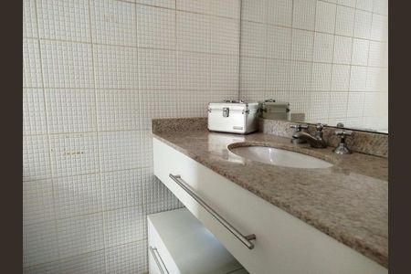 Apartamento à venda com 149m², 3 quartos e 3 vagasPavimento 2 - Suite 1 - banheiro 2