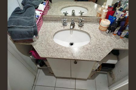 Apartamento à venda com 149m², 3 quartos e 3 vagasPavimento 2 - Banheiro 3 - serve as suítes 2 e 3