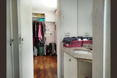 Apartamento à venda com 149m², 3 quartos e 3 vagasPavimento 2 - Banheiro 3 - serve as suítes 2 e 3
