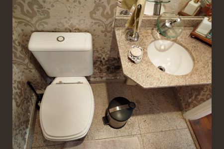 Apartamento à venda com 149m², 3 quartos e 3 vagasPavimento 1 - Banheiro 1 - Lavabo