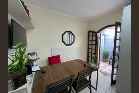 Casa à venda com 2 quartos, 56m² em Parque Novo Mundo, São Paulo