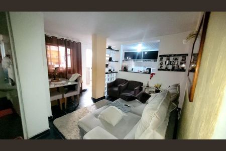 Casa à venda com 8 quartos, 200m² em Parque Novo Mundo, São Paulo