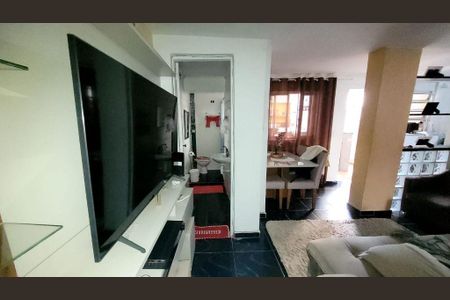 Casa à venda com 8 quartos, 200m² em Parque Novo Mundo, São Paulo