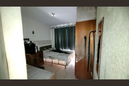 Casa à venda com 8 quartos, 200m² em Parque Novo Mundo, São Paulo