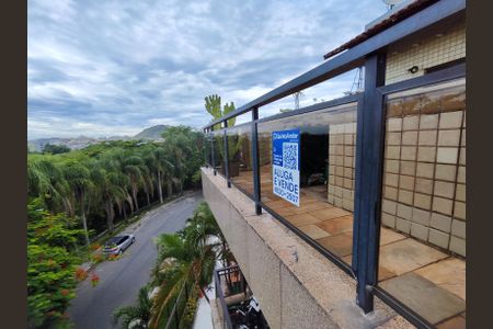 Apartamento para alugar com 206m², 2 quartos e 2 vagasPlaquinha