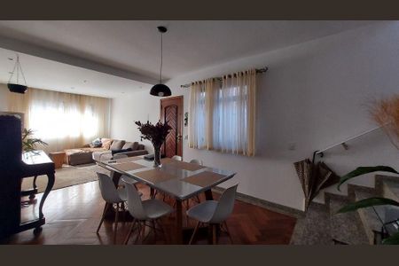 Casa à venda com 3 quartos, 133m² em Parque Novo Mundo, São Paulo