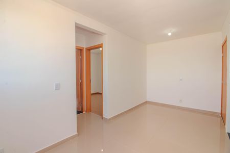 Sala de apartamento para alugar com 2 quartos, 45m² em Humaitá, Porto Alegre