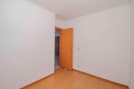 Quarto 1 de apartamento para alugar com 2 quartos, 45m² em Humaitá, Porto Alegre
