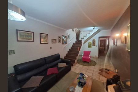 Casa à venda com 3 quartos, 200m² em Parque Novo Mundo, São Paulo