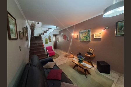 Casa à venda com 3 quartos, 200m² em Parque Novo Mundo, São Paulo