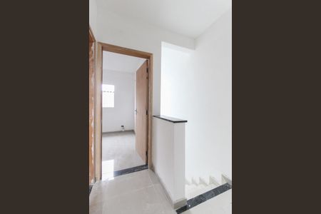 Casa de condomínio para alugar com 60m², 2 quartos e 1 vaga Casa de condomínio para alugar com 60m², 2 quartos e 1 vagaCorredor