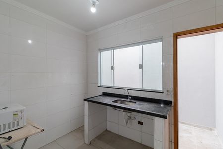 Sala/Cozinha de casa de condomínio para alugar com 2 quartos, 60m² em Jardim Lucinda, São Paulo