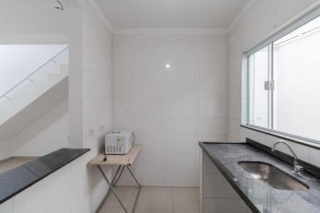 Sala e Cozinha de casa de condomínio para alugar com 2 quartos, 60m² em Jardim Lucinda, São Paulo
