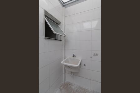Área de Serviço de casa de condomínio para alugar com 2 quartos, 60m² em Jardim Lucinda, São Paulo