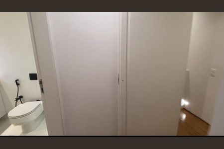 Apartamento para alugar com 227m², 4 quartos e 3 vagasBanheiro da Suíte 1