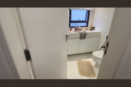 Apartamento para alugar com 227m², 4 quartos e 3 vagasBanheiro da Suíte 1