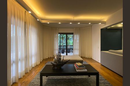 Apartamento para alugar com 227m², 4 quartos e 3 vagasSala
