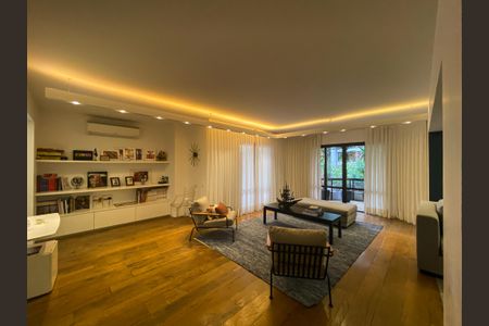 Apartamento para alugar com 227m², 4 quartos e 3 vagasSala