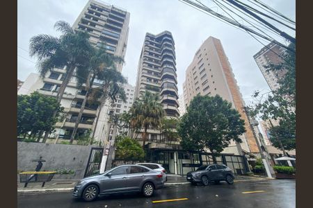 Apartamento para alugar com 227m², 4 quartos e 3 vagasFachada