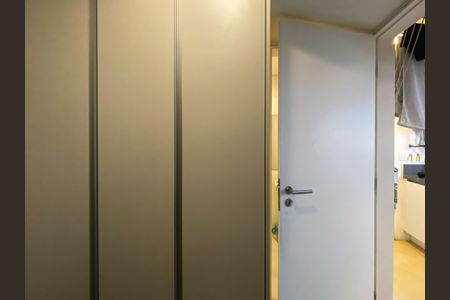 Apartamento para alugar com 227m², 4 quartos e 3 vagasQuarto de Serviço